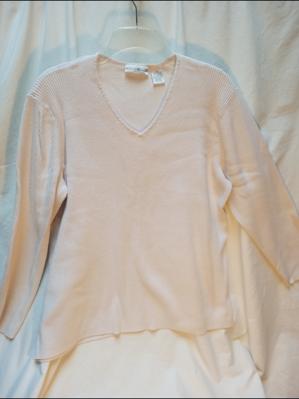 Preswick & Moore V-Neck Ivory Knit Sweater